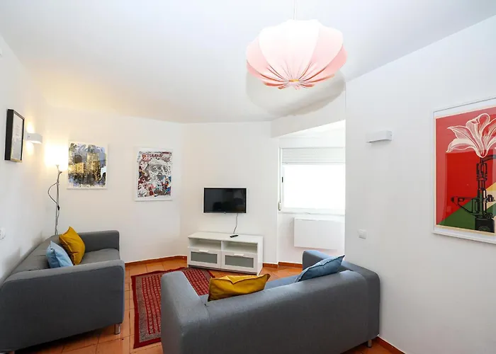 B49 - Postigo View Flat In